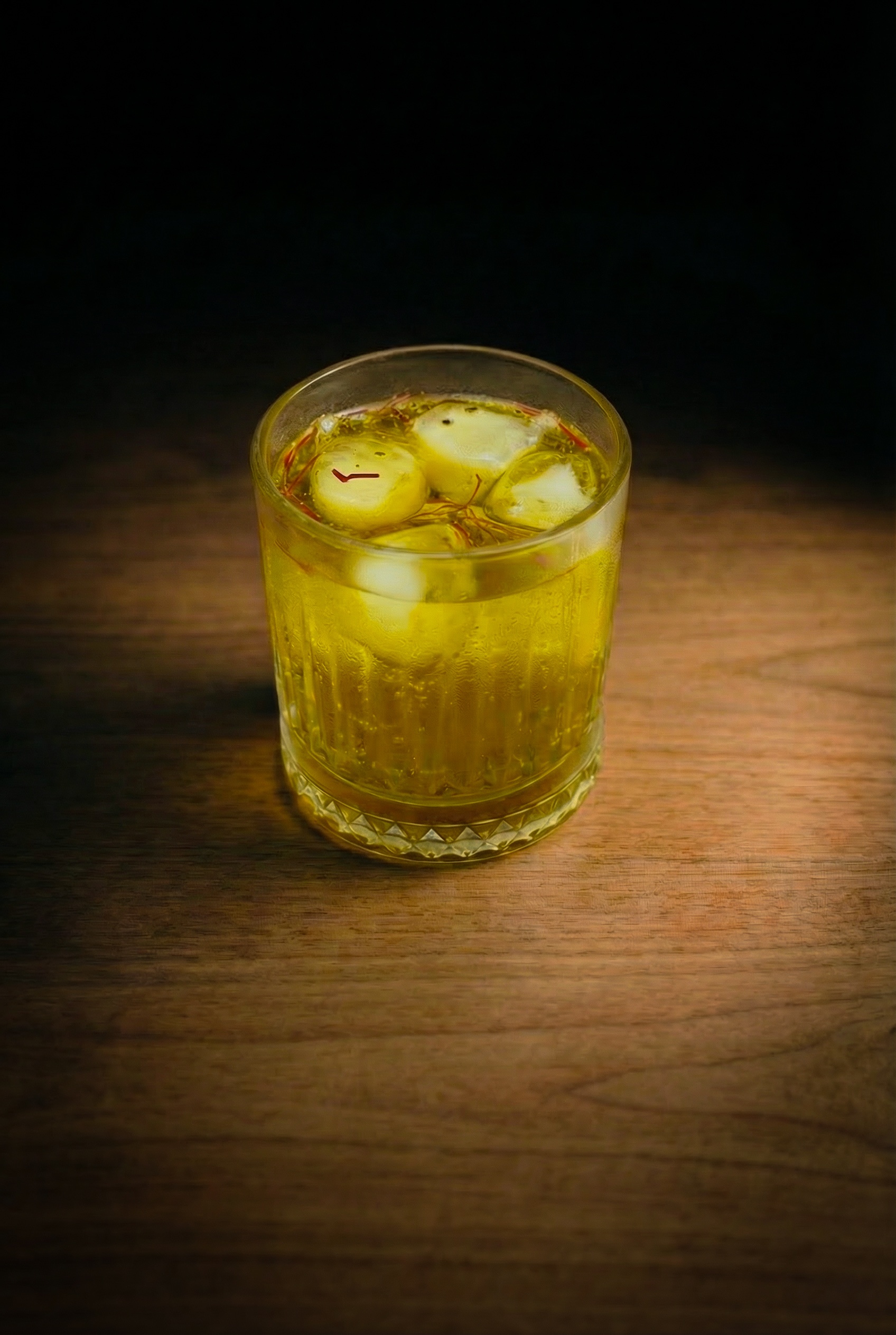 SPARKLING SAFRON & ROSE SPRIT